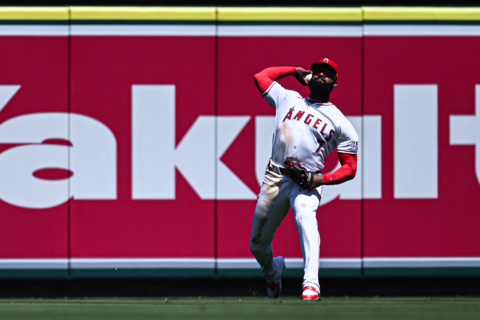 Angels Griffin Canning Jo Adell Named Gold Glove Finalists Angels Angels griffin canning jo adell named gold glove finalists angels